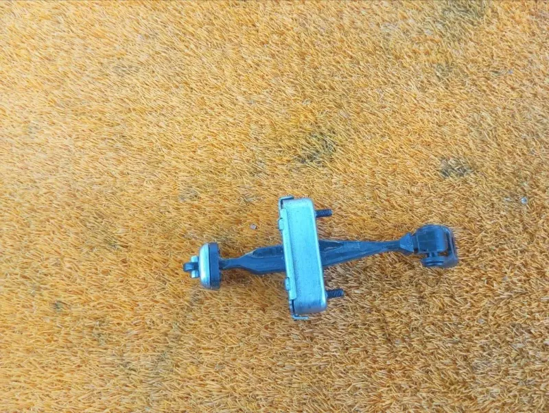 Ограничитель двери