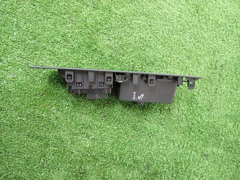 Кнопка стеклоподъемника