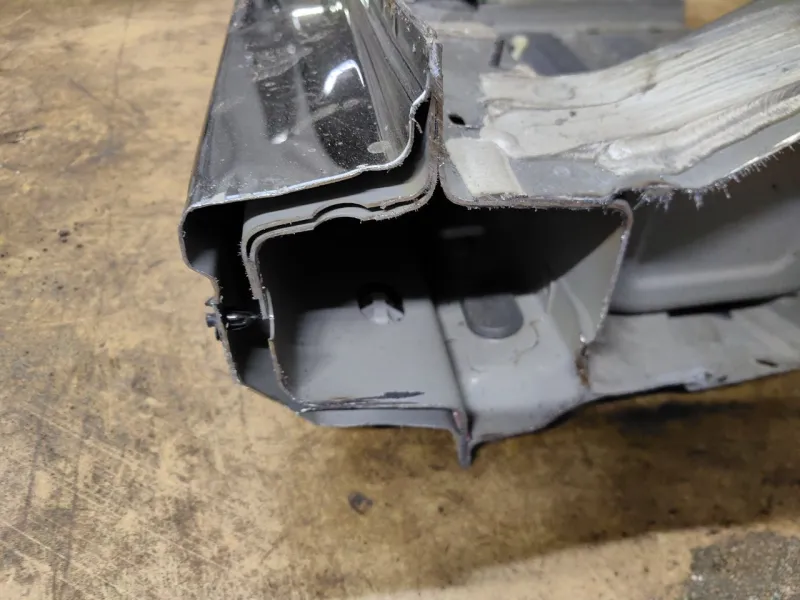 Порог с центральной стойкой