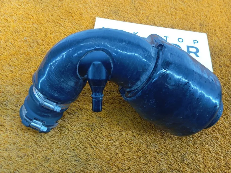 Патрубок воздушного фильтра