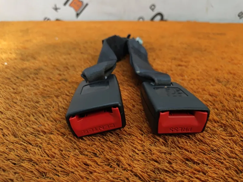 Ответная часть ремня безопасности