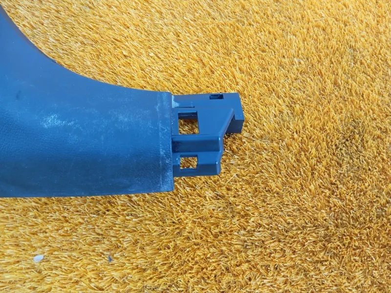 Обшивка центральной стойки