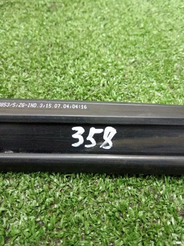 Уплотнитель стекла двери