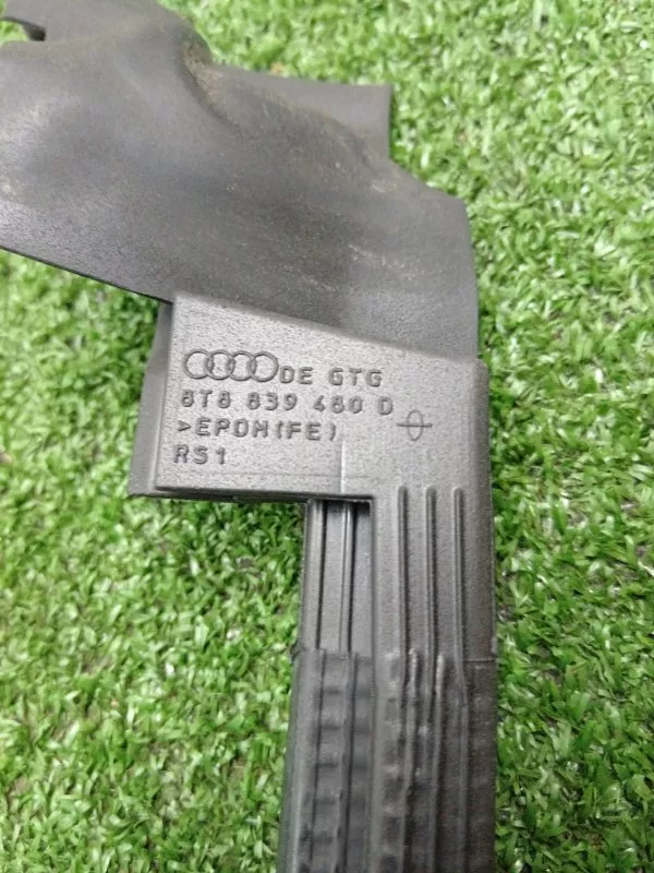 Уплотнитель стекла двери