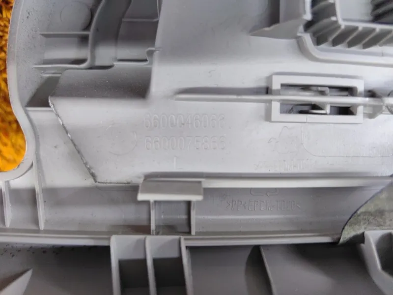 Накладка на стойку кузова