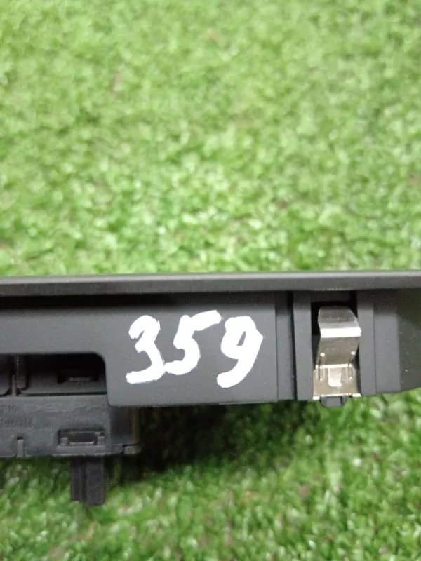 Кнопка стеклоподъемника