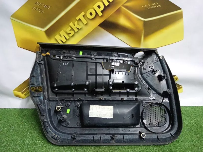 Обшивка двери Audi A4 2006 8E0867305 B7, передняя правая