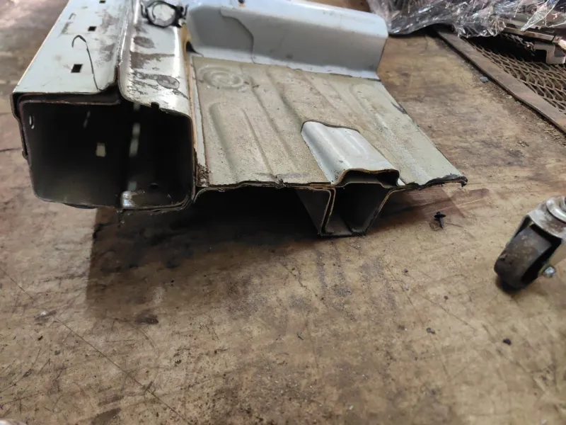 Порог с центральной стойкой