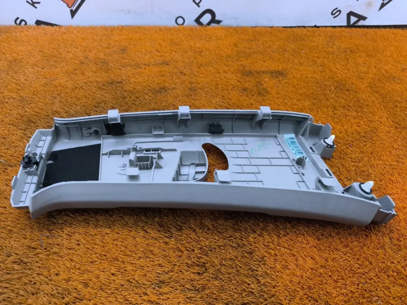 Обшивка центральной стойки