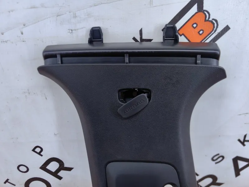 Обшивка центральной стойки