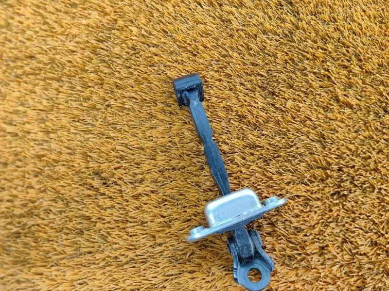 Ограничитель двери