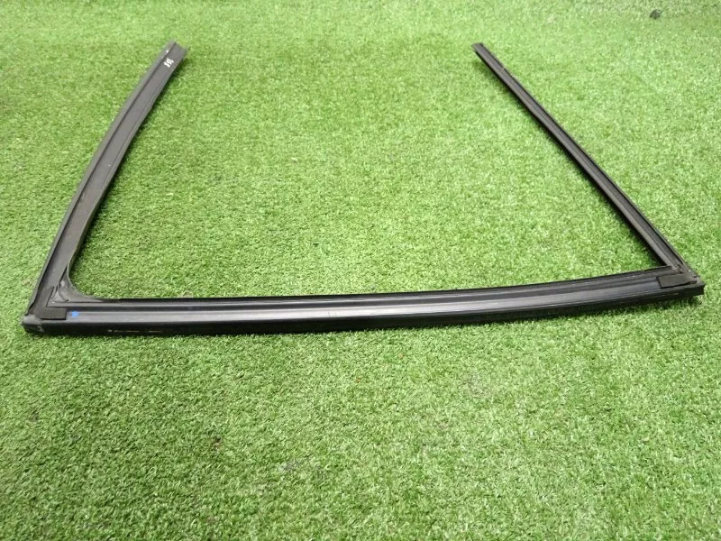 Уплотнитель стекла двери