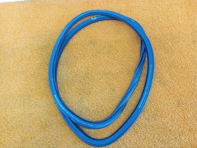 Уплотнитель проема двери (Уплотнитель кузова)