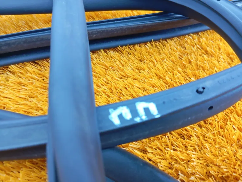 Уплотнитель двери