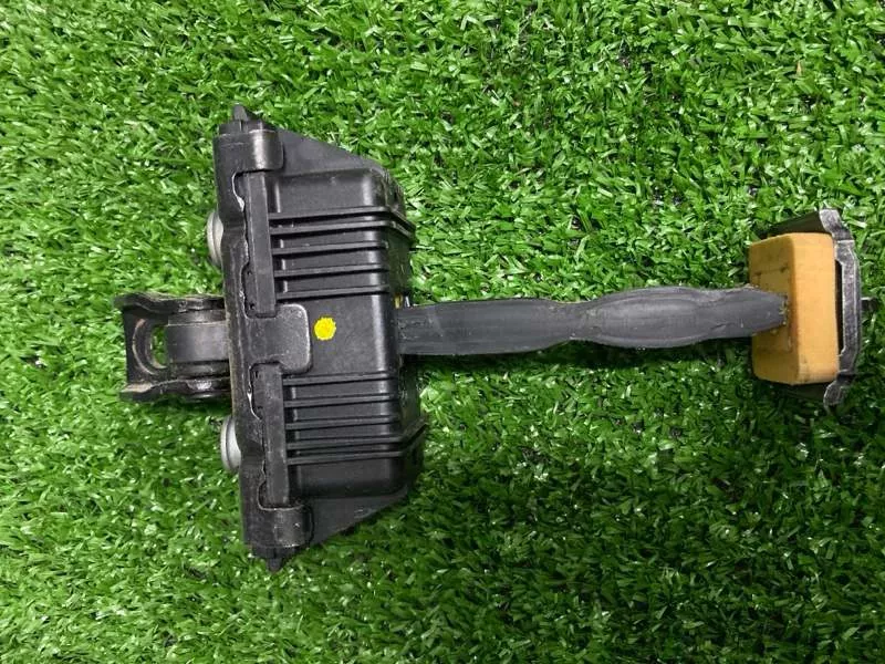 Ограничитель двери