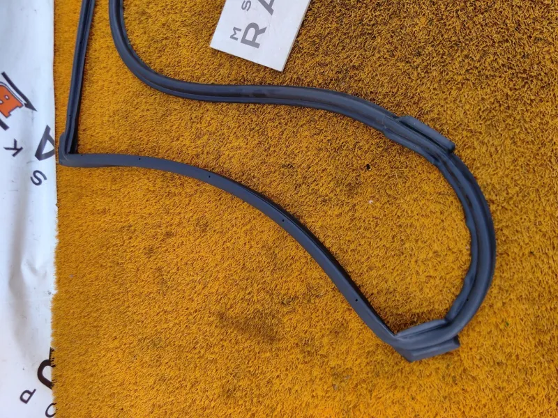 Уплотнитель двери