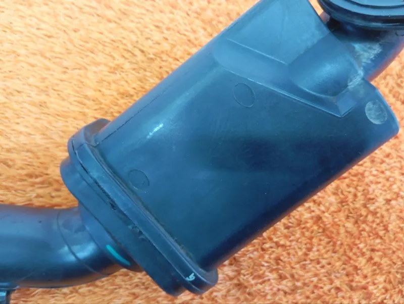 Патрубок интеркулера