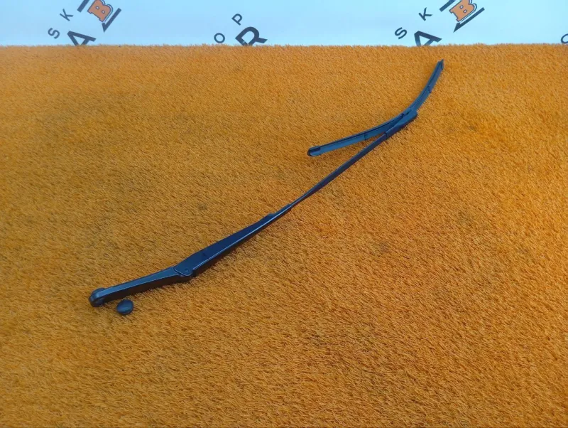 поводок стеклоочистителя