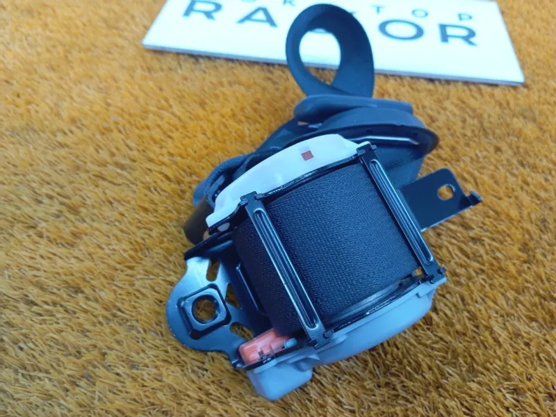 Ремень безопасности