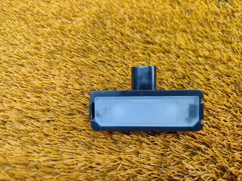 Плафон подсветки бардачка