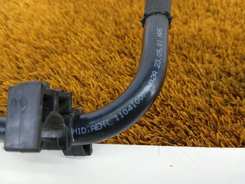 Трубка топливная