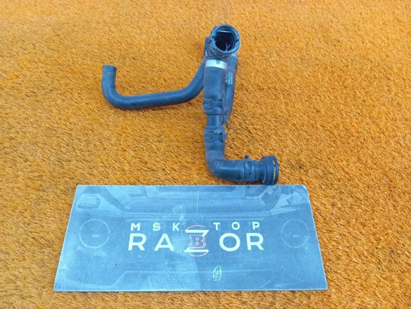 Патрубок системы охлаждения