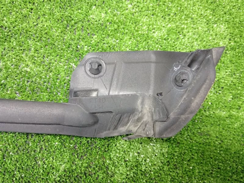 Уплотнитель стекла двери