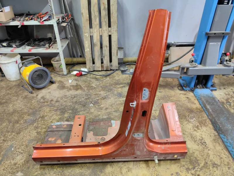 Порог с центральной стойкой