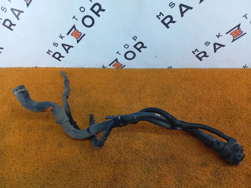 Горловина топливного бака