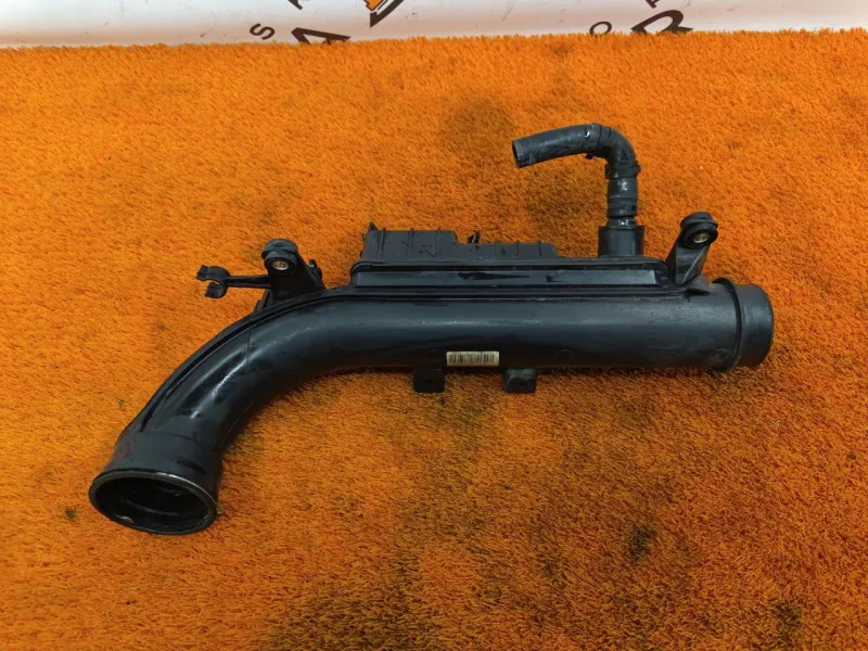 Патрубок воздушного фильтра