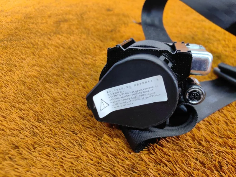 Ремень безопасности