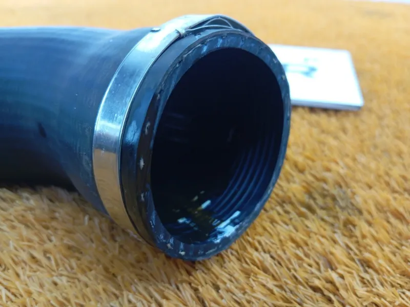 Патрубок воздушного фильтра