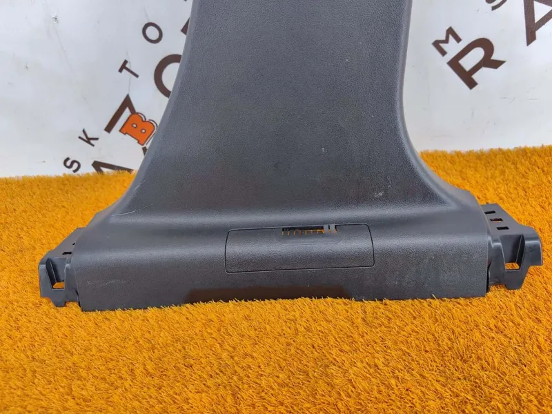 Обшивка центральной стойки