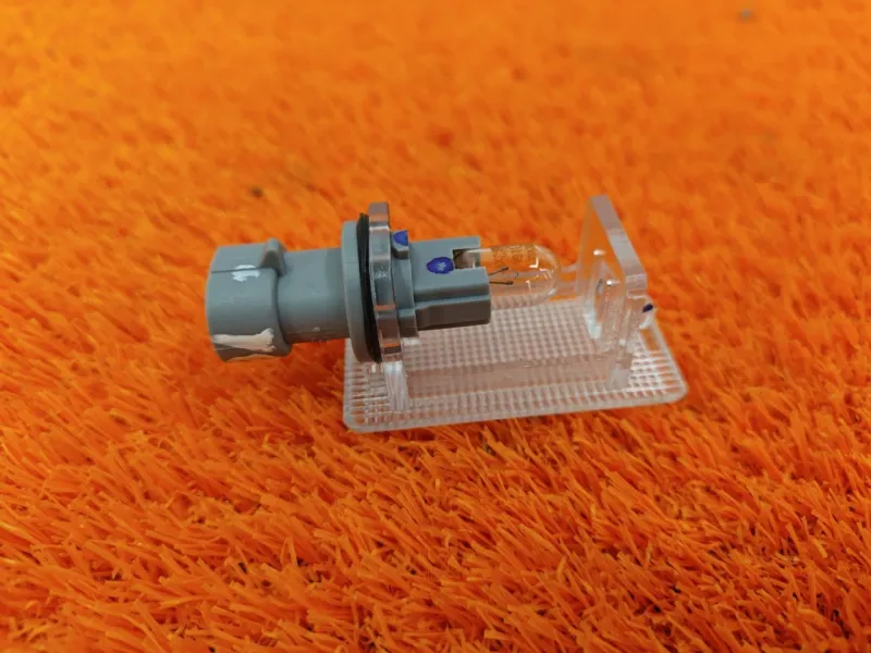 Плафон подсветки багажника