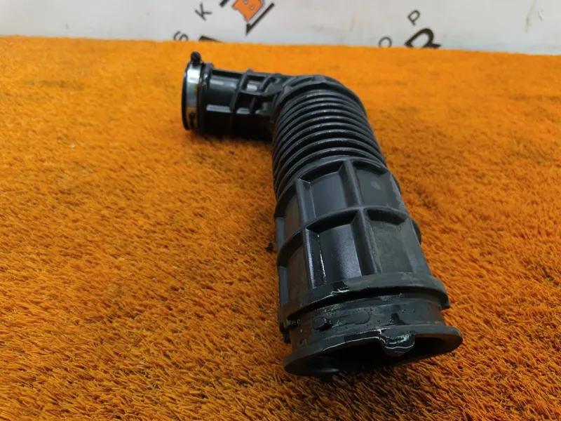 Патрубок воздушного фильтра