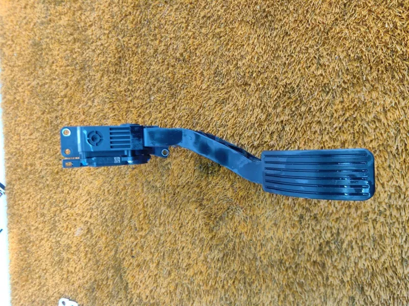 Педаль газа