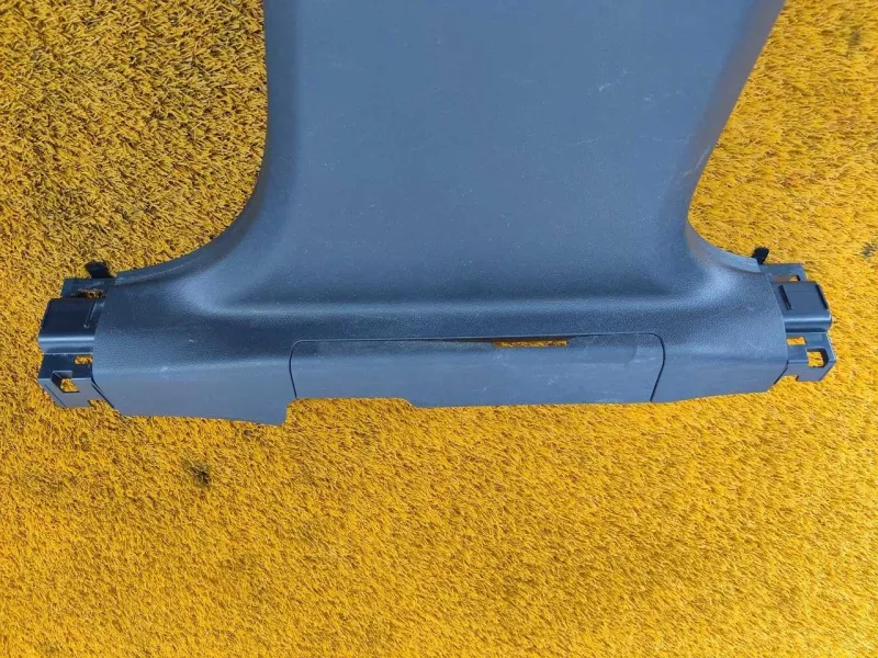 Обшивка центральной стойки