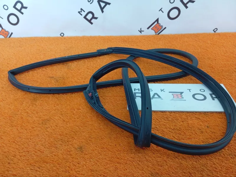 Уплотнитель двери