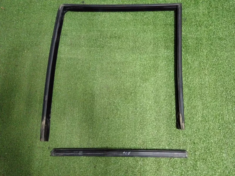 Уплотнитель стекла двери