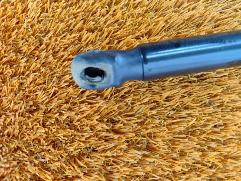 Амортизатор крышки багажника