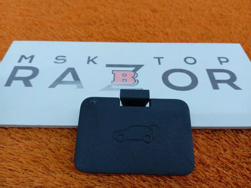 Обшивка двери багажника