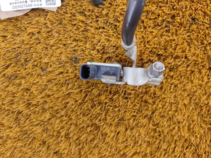 Клемма аккумулятора