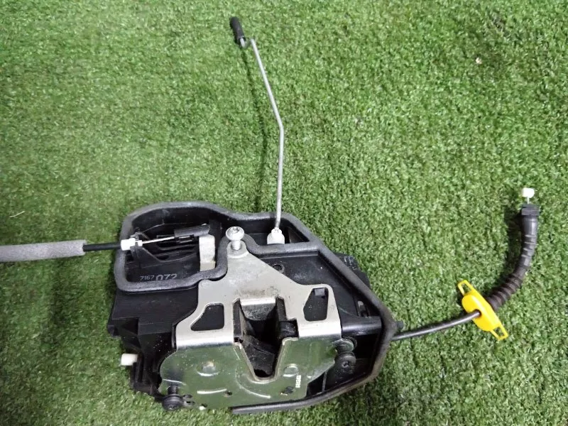 Замок двери BMW 5-Series 2006 51217167072 E60, передний правый