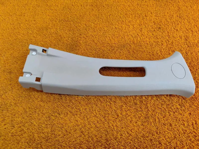 Обшивка центральной стойки