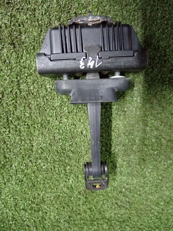 Ограничитель двери