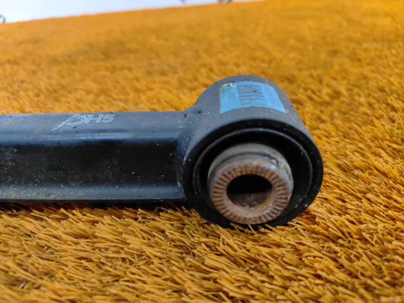 Подушка двигателя