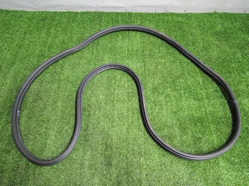 Уплотнитель проема двери