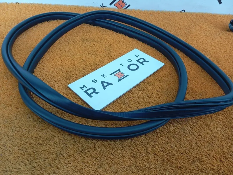 Уплотнитель проема двери