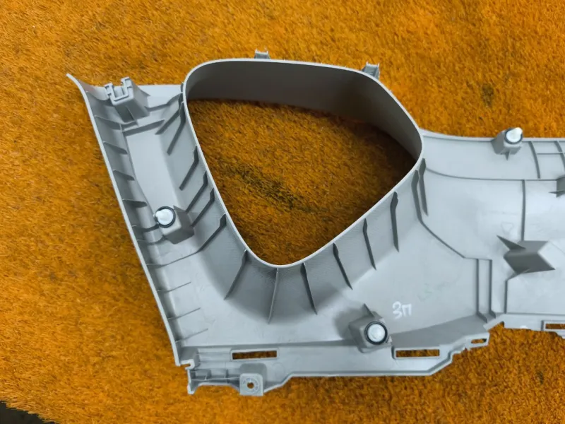 Накладка на стойку кузова