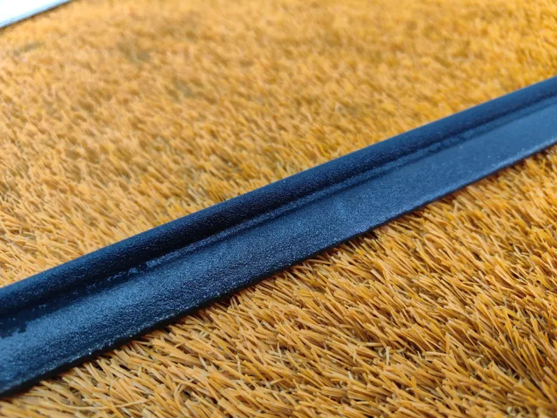 Молдинг стекла